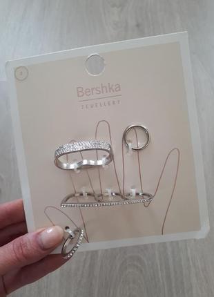 Набор модных колец bershka