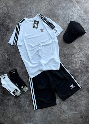 Комплект adidas футболка та шорти . футболка та шорти адідас4 фото