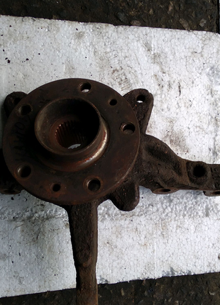 Поворотний кулак лівий 1.5 д renault kangoo рено кенго 2