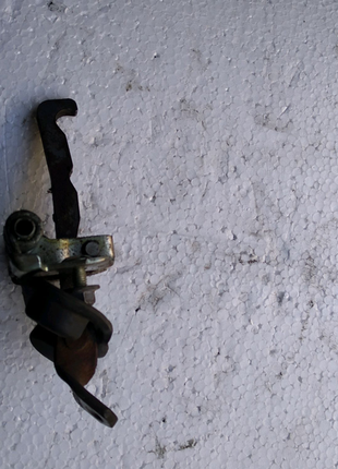 Обмежувач двері передній правий renault kangoo рено кенго 2