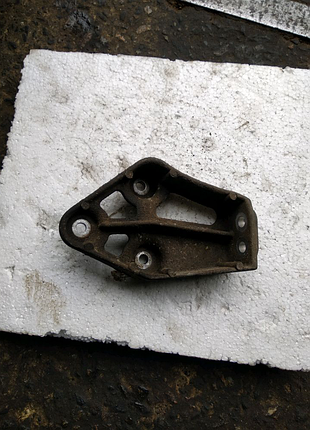 Кронштейн двигуна правий део ланос