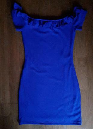 Платье-мини в рубчик с открытыми плечами