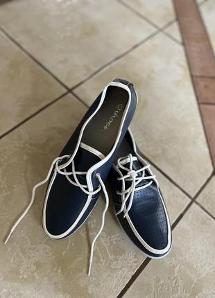 Шкіряні мокасини 40 розмір