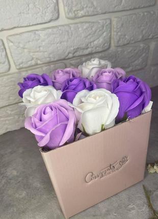 Букети з мильних троянд на подарунок 8 березня