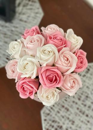 Букет з мильних троянд, цукерок і міні іграшок - подарунок кохани4 фото