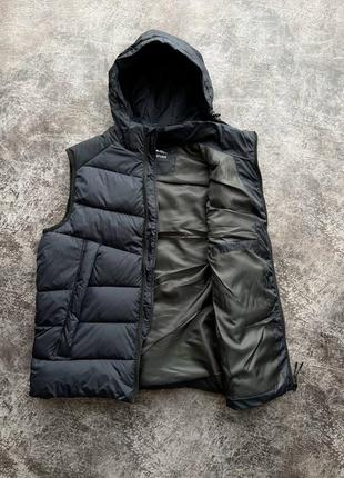 Мужская жилетка. однотонная жилетка . мужской жилет с капюшоном