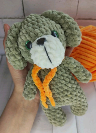 В'язана іграшка песик