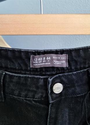 Черные джинсы мом4 фото