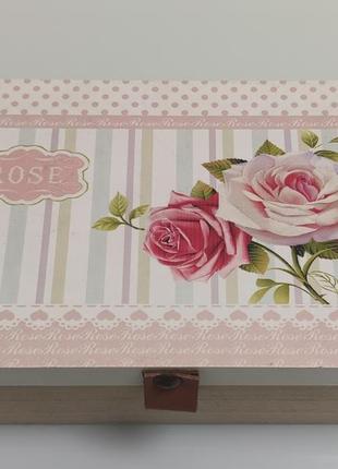 Деревянный ящик для безделушек