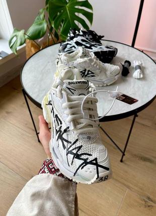 Кросівки balenciaga runner graffiti3 фото