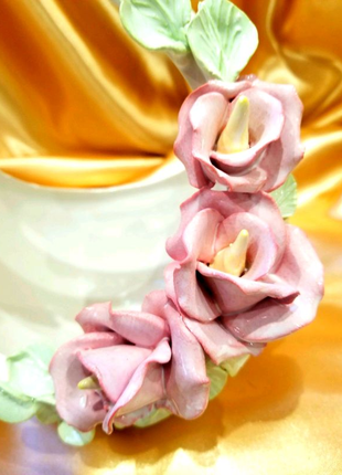 Кошик цукерок кераміка троянди4 фото