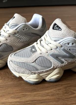 Жіночі кросівки new balance 90601 фото