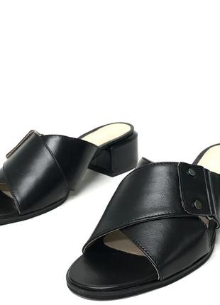 Новые летние шлёпанцы на каблуке 4 см 38 р красивые удобные чёрные шлёпки7 фото