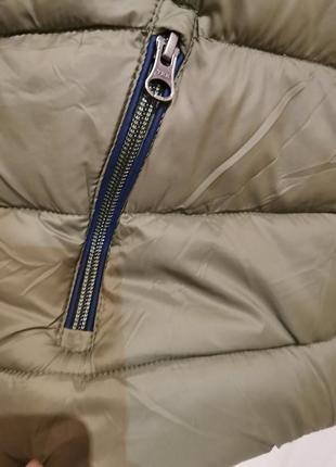 Стеганая жилетка непромокаемая с капюшоном на утеплителе германия5 фото