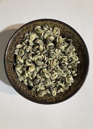 Китайський чай. зелений, смарагдові спіралі