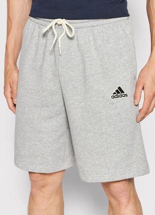Спортивні оверсайз шорти adidas essentials feelcomfy he1814 сірий regular fit