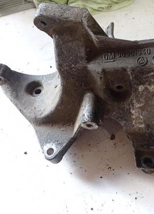 Кронштейн кондиціонера opel omega b