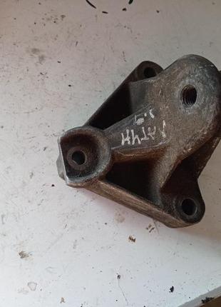 Кронштейн двигуна renault laguna 2