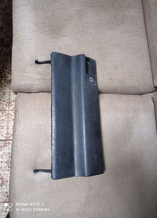 Кришка бардачка мерседес 124