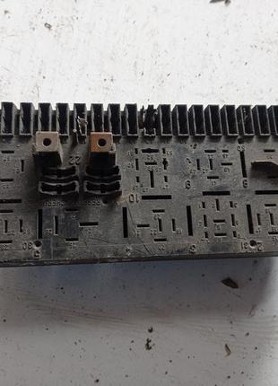 Блок предохранителей audi 100 c3