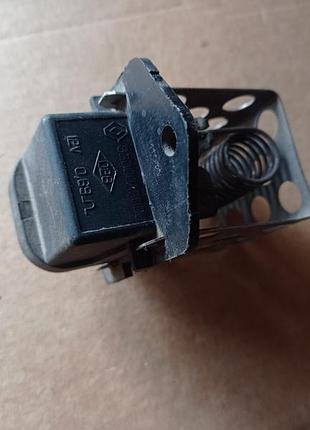 Резистор вентилятора радіатора renault trafic opel vivaro