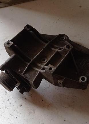 Кронштейн кондиціонера і генератора audi a4 a6 b5