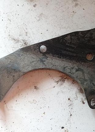 Кронштейн гур volkswagen passat b4