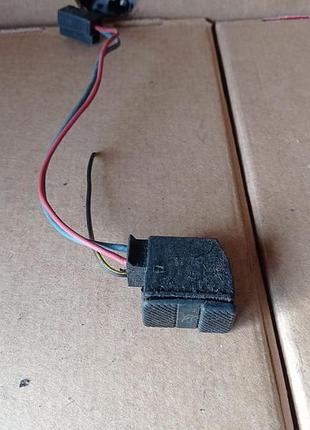 Кнопка відкривання люка volkswagen passat b3