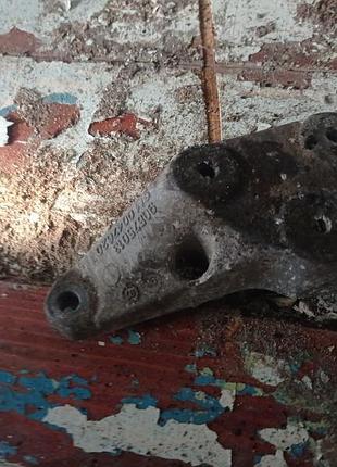 Кронштейн мотора коробки  opel astra g