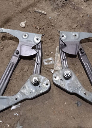 Завіси капота мерседес 124