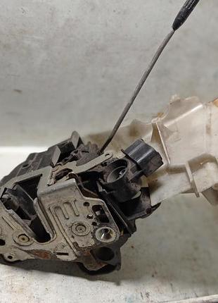 Замок перед дверее правий мерседес 210