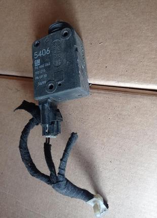 Моторчик привід центрального замка багажника opel vectra astra