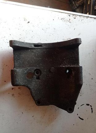 Кронштейн генератора mercedes sprinter