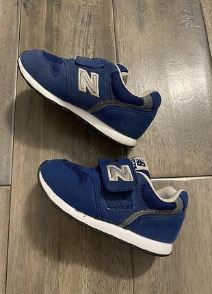 Кросівки new balance