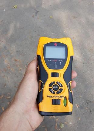 Лазерна рулетка далекомір. є додаткові функції. міряє до 17 м.