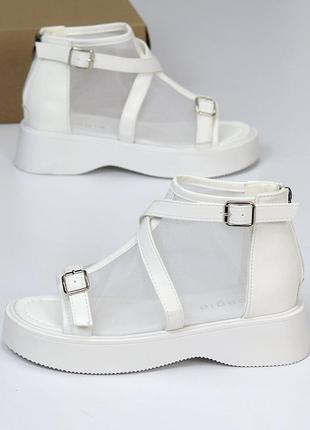 Белые женские летние ботинки закрытые босоножки с сеткой8 фото