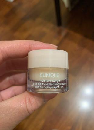 Мініатюрка крему clinique moisture surge