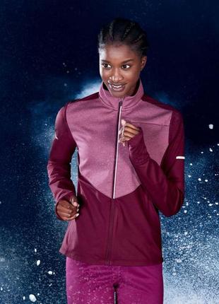 Куртка softshell водоотталкивающая и ветрозащитная для женщины crivit 363508 s фиолетовый2 фото