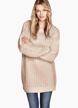 Нереально крутой брендовый удлинённый вязаный свитер-оверсайз бежевого цвета.10 фото