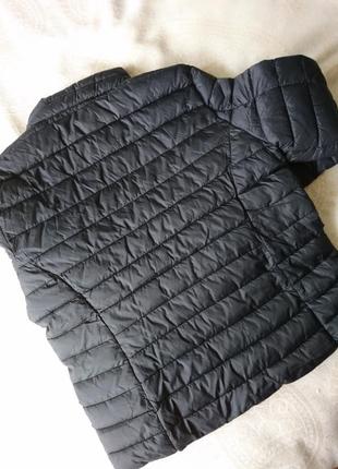 Куртка черная стеганая легкая без капюшона ворот стойка3 фото