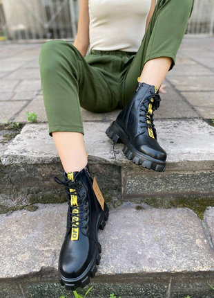 Женские ботинки на флисе тракторная подошва кожаные черные5 фото