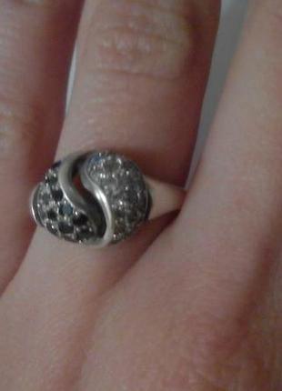 Кольцо "инь-янь"