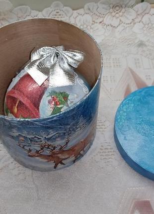 Новогодний подарок - набор: шкатулка для конфет и ёлочный шар.ручная работа6 фото