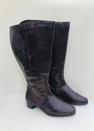 Женские сапоги jjfootwear на широкие голенища.