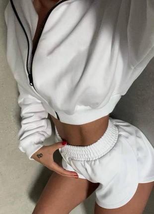 Костюм женский спортивный кофта на молнии шорты на высокой посадке качественный, стильный трендовый молочный3 фото