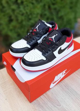 Жіночі кросівки nike air jordan 1 low black red джордан червоного з чорним кольорів