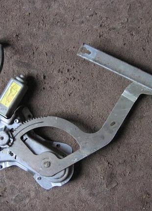 Land rover discovery 2 склопідйомник задній правий.