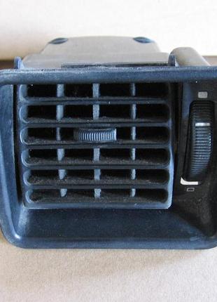 Ford sierra дефлектор повітряний фронтальний правий.