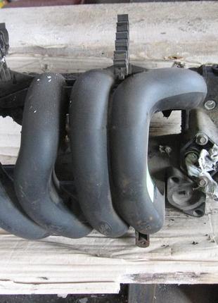 Ford focus 1 бензин 1,6 впускний колектор під газ