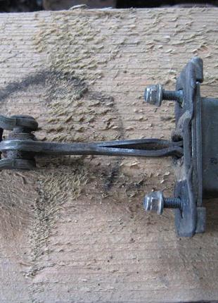 Ford focus 1 ограничитель двери задней левой правой.